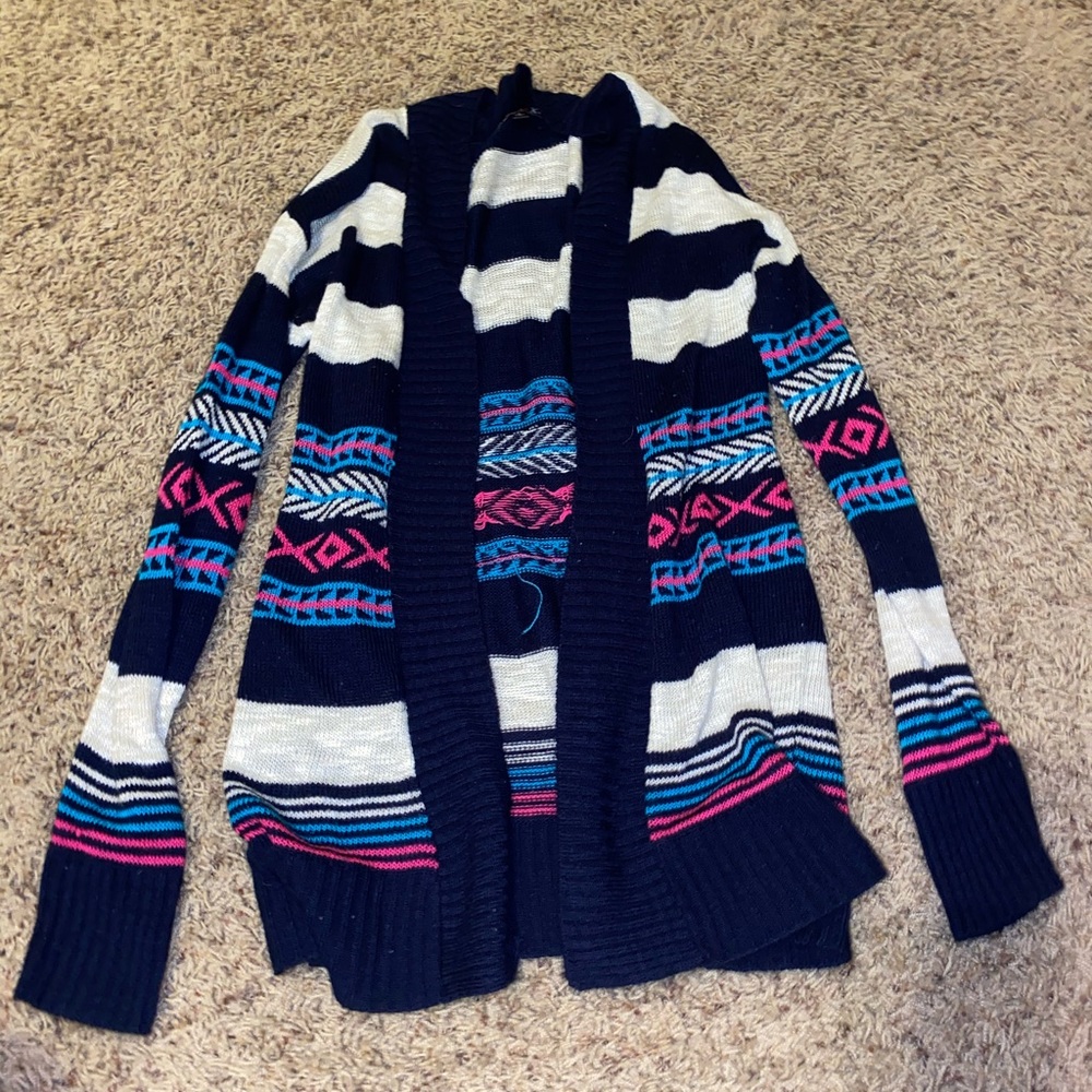 Sweaters - Picture 4 of 5